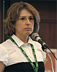 Toni Samek from the University of Alberta delivers the keynote address at CAUT’s librarians conference in Ottawa Oct. 23.