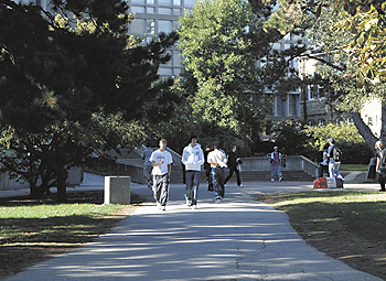 University of Guelph — Academic staff members vote in favour of unionization.